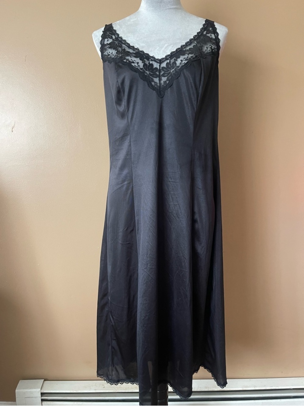 1970s-1990s Maidenform Black Lace-Trim Slip Dress size medium (38)